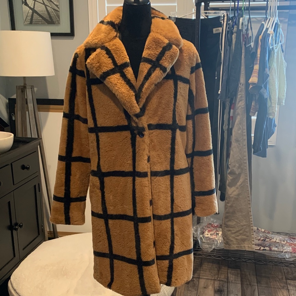 Cozy Tan and Black Checkered Teddy Jacket